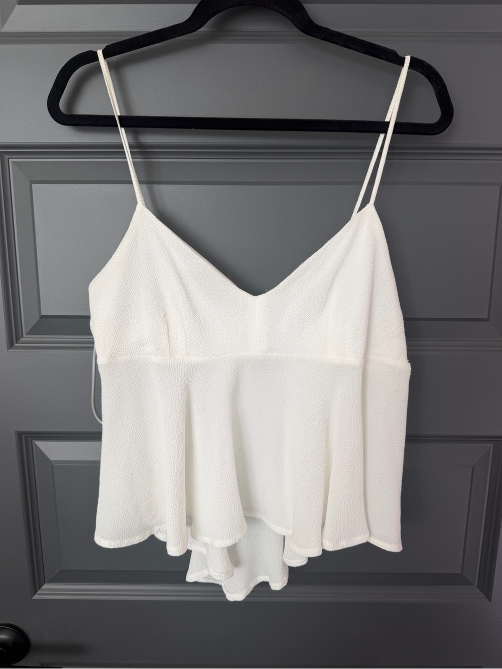 Zara White Textured V-Neck Spaghetti Strap Camisole